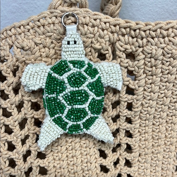 🐢Crochet Tote Bag with Turtle Charm ✨ - Picture 2 of 11
